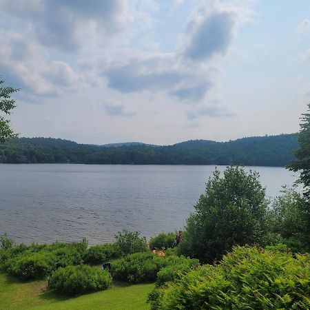 Le Lodge Du Lac Saint-Faustin Exteriör bild