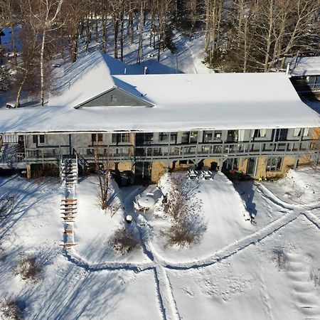 Le Lodge Du Lac Saint-Faustin Exteriör bild
