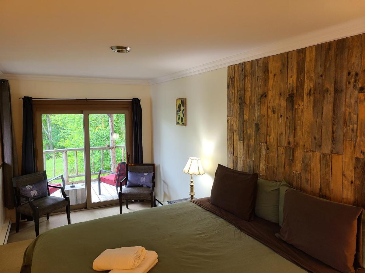 Le Lodge Du Lac Saint-Faustin Exteriör bild
