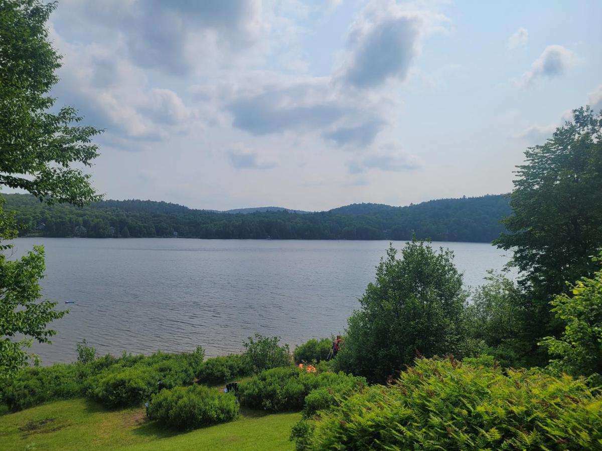 Le Lodge Du Lac Saint-Faustin Exteriör bild