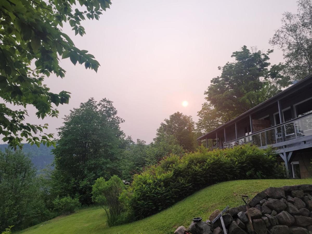 Le Lodge Du Lac Saint-Faustin Exteriör bild